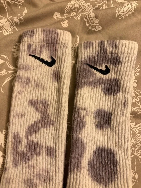 Nike Tie-Dye Crew Socks in White and Gray - Picture 3 of 5